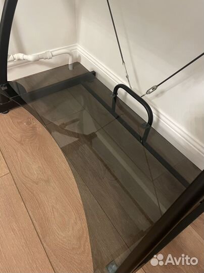 Компьютерный стол стеклянный