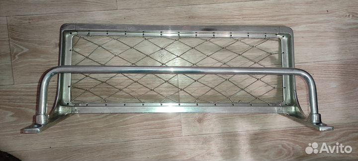 Багажная полка немецкого пассажирского вагона