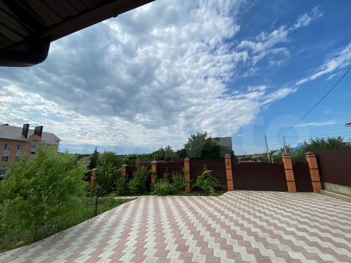 Дом 182 м² на участке 9,5 сот.