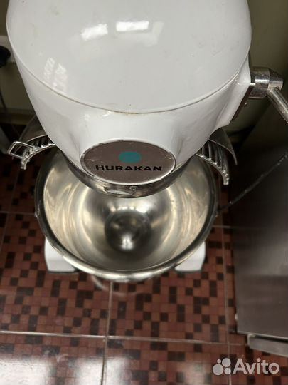 Миксер планетарный, тестомес