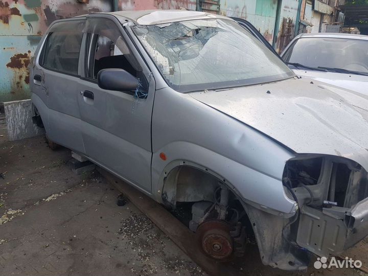 Сузуки свифт 2003г