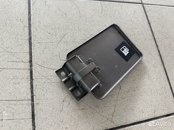 Крышка лючка бензобака Лада Нива ваз 2121 4x4