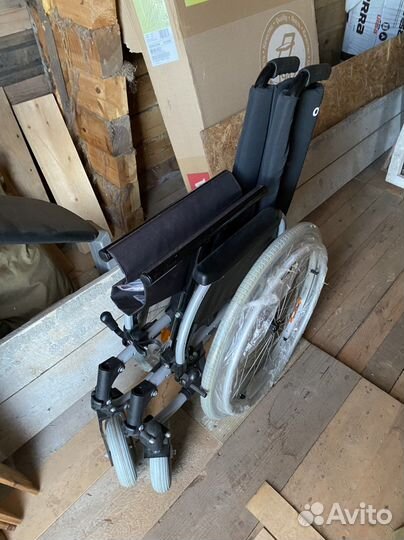 Кресло-каталка для инвалидов