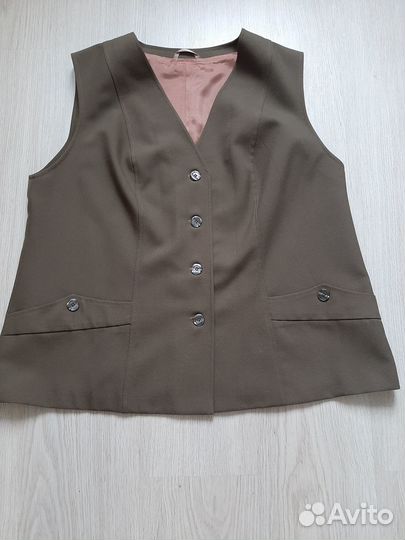 Новый женский костюм размер 58-60