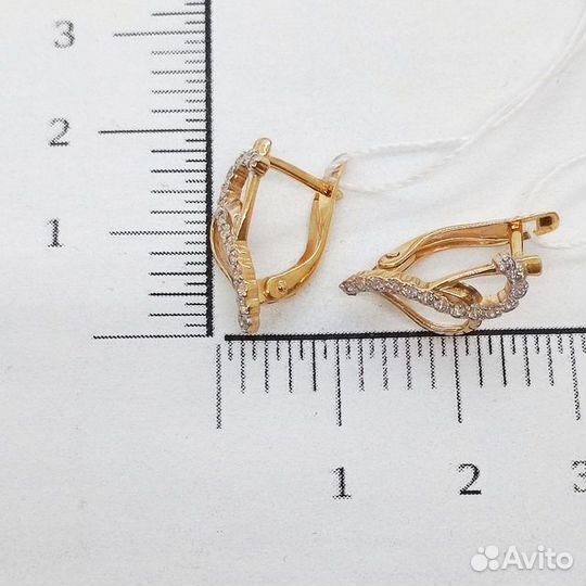 Золотые серьги с камнем