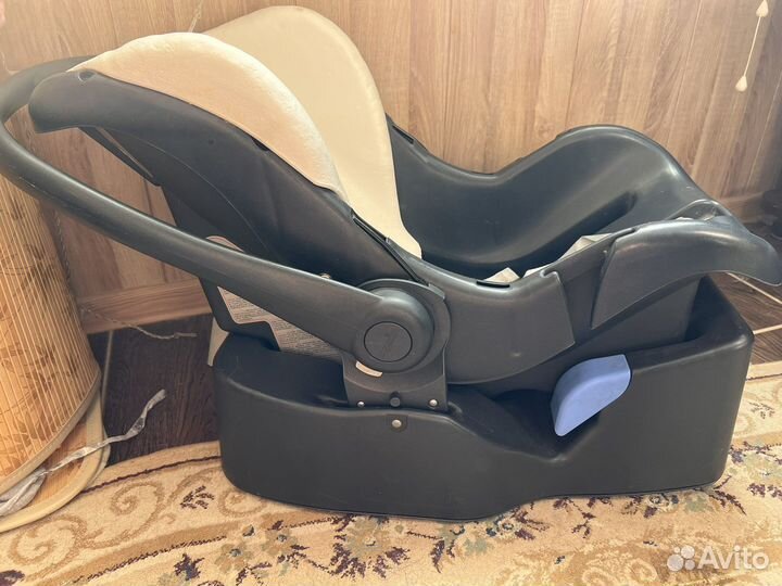 Автолюлька от 0 inglesina с базой isofix