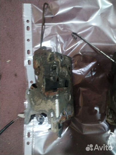 Замок передней двери Mercedes Benz Vito W638