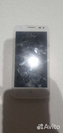 Телефон ZTE