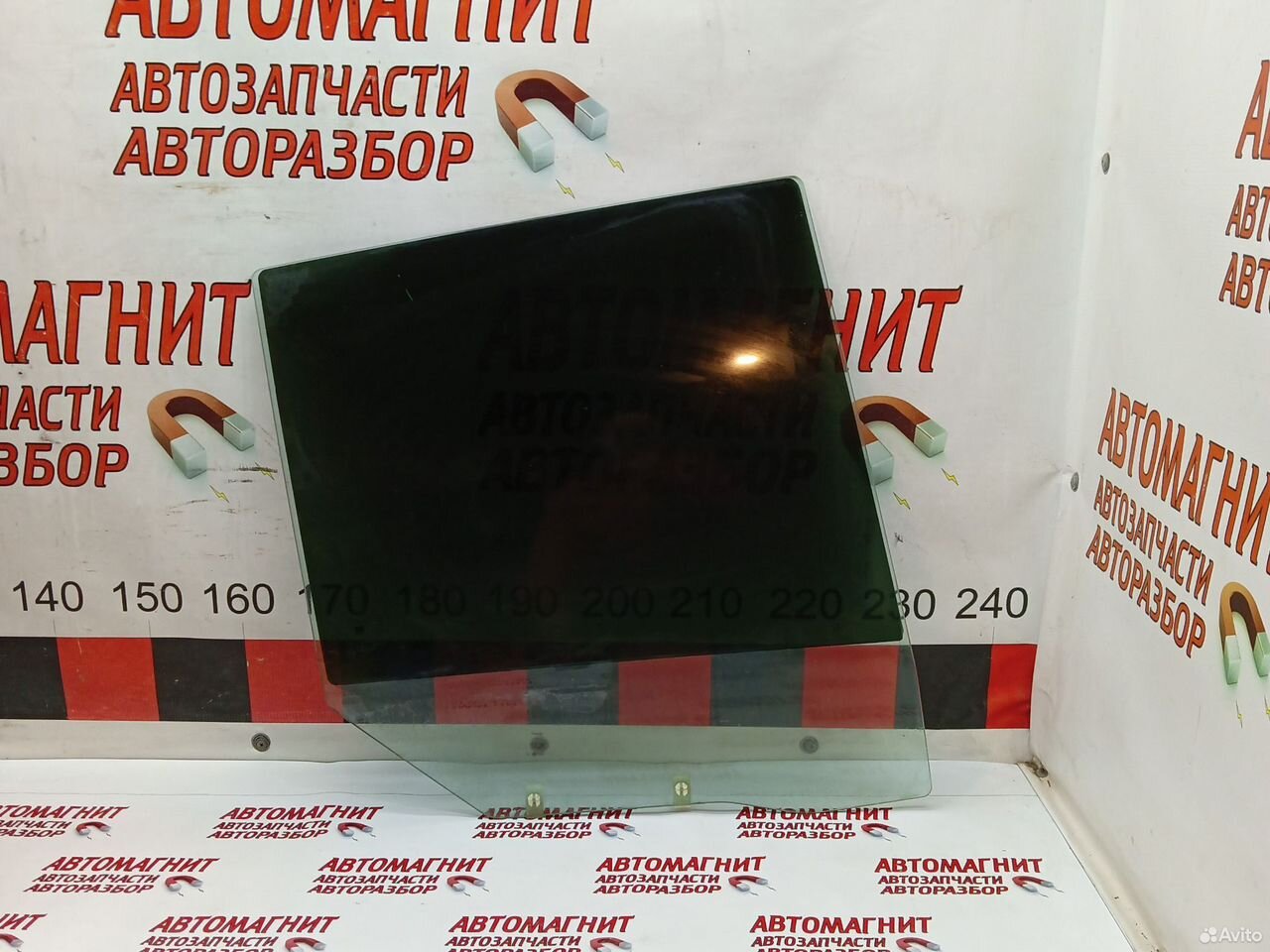 Стекло заднее правое Ссаньенг Кайрон