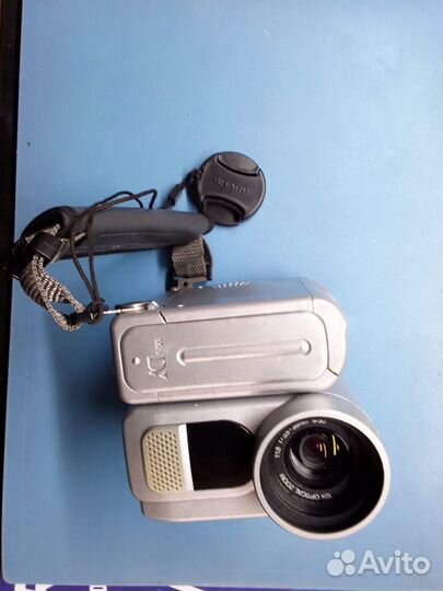 Видеокамера Sharp