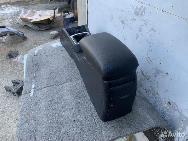 Тоннель с подлокотником Kia Ceed 1 2006-2012