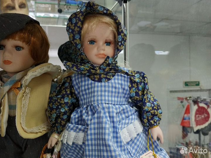 Кукла фарфоровая коллекционная