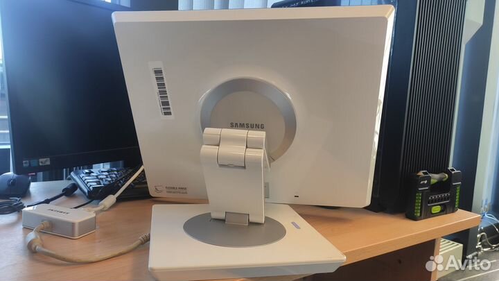 Монитор Samsung 970p