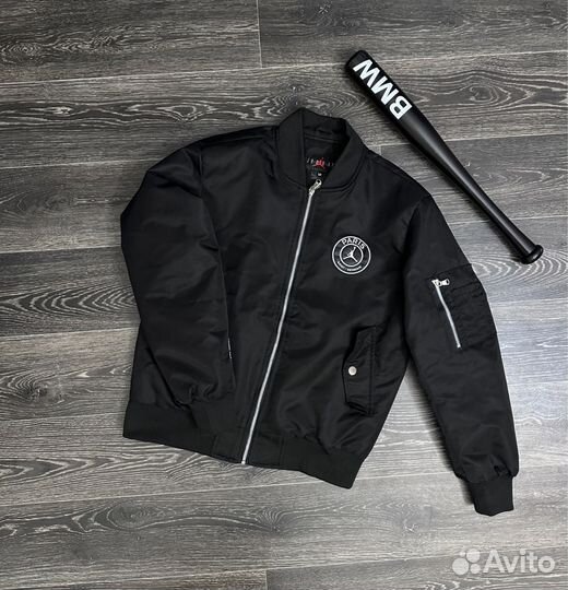 Мужская Бомбер paris jordan лёгкая
