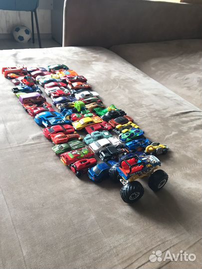 Hot wheels машинки