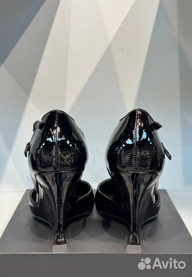 Босоножки Ferragamo