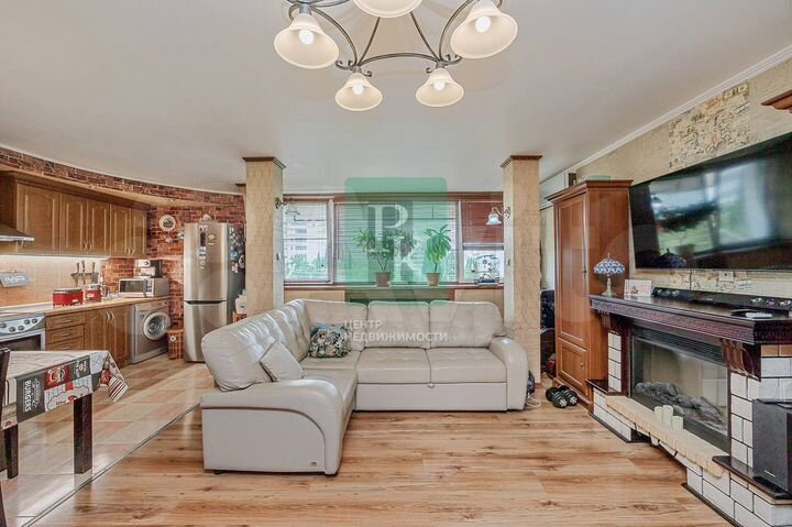 3-к. квартира, 73 м², 3/9 эт.