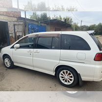 Nissan Liberty 2.0 CVT, 2000, 220 000 км, с пробегом, цена 240 000 руб.