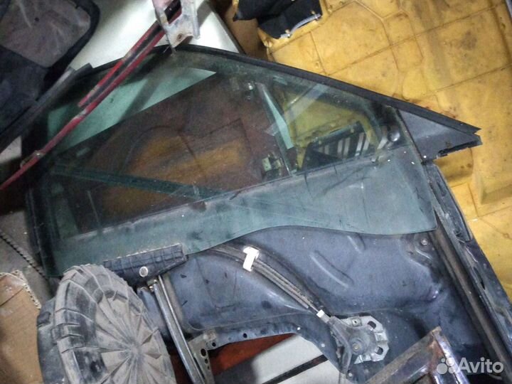 Стекло ауди 80