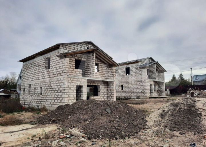 Дом 195 м² на участке 7 сот.