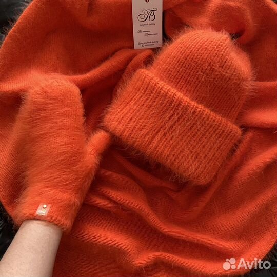 Шапка бактус варежки