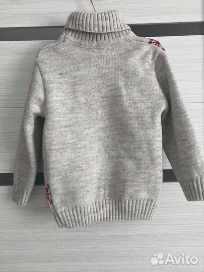 Вязаный свитер детский