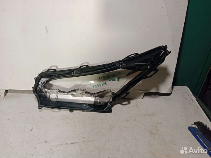 Стекло фары правая lexus NX 200