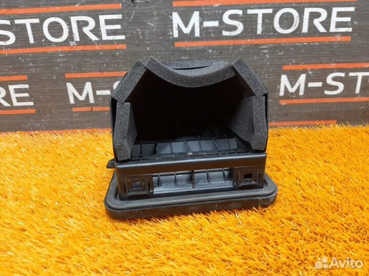 Решетка вентиляционная задняя правая Audi Q5 8R