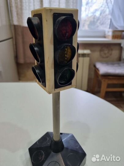 Светофор игрушка