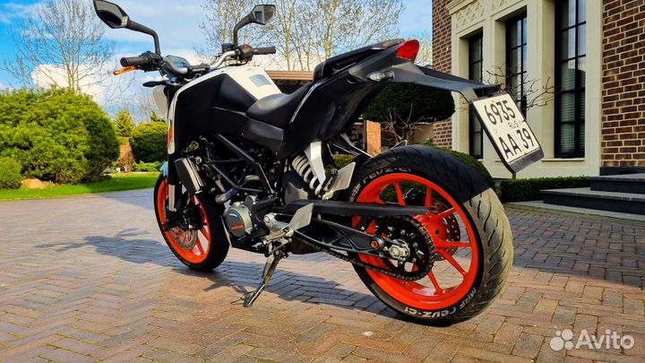 Ktm duke 200