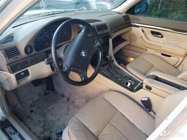 Разбор на запчасти BMW 7 E38