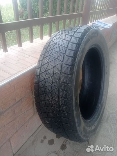 Bridgestone Blizzak DM-Z2 225/60 R18