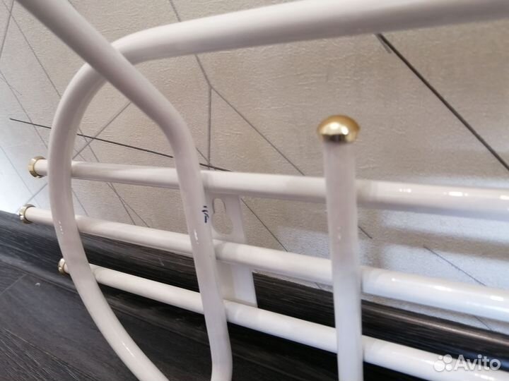 Вешалка настенная