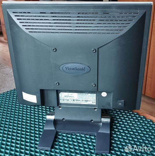 Монитор LCD 17