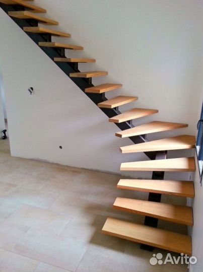 Металлокаркас лестницы