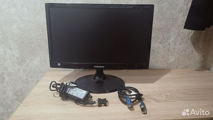 Монитор для компьютера 47см