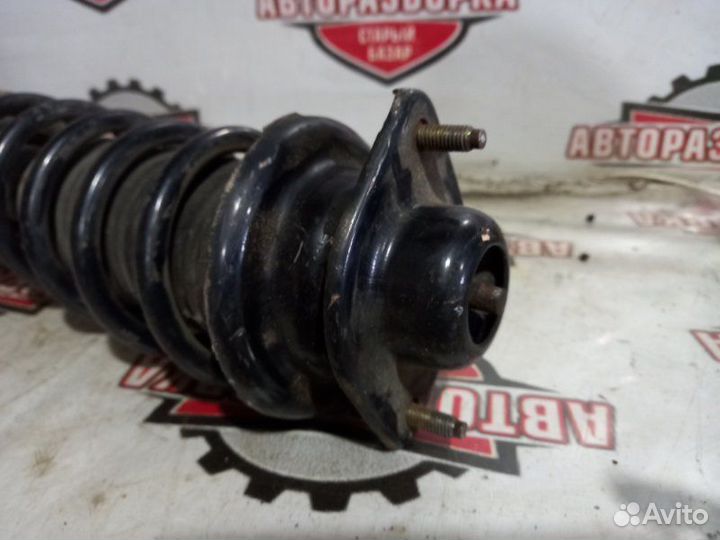 Стойка передняя правая Nissan Cube Z10 CG13DE