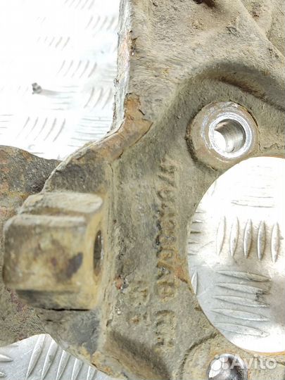 Кулак поворотный передний правый Chrysler Sebring