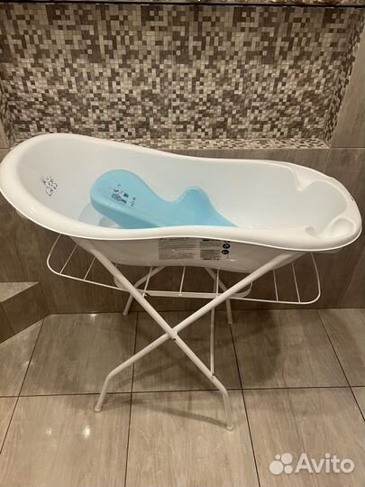 Детская ванночка для купания с подставкой