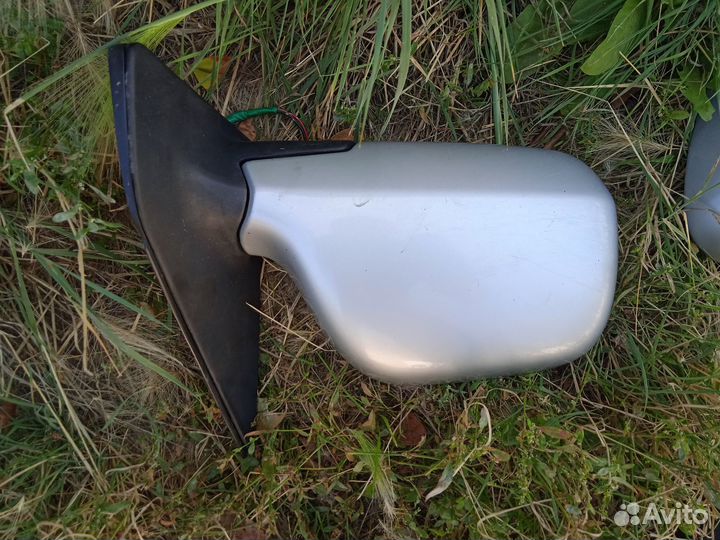 Пара зеркал заднего видаТойота Функарго 3 контакта