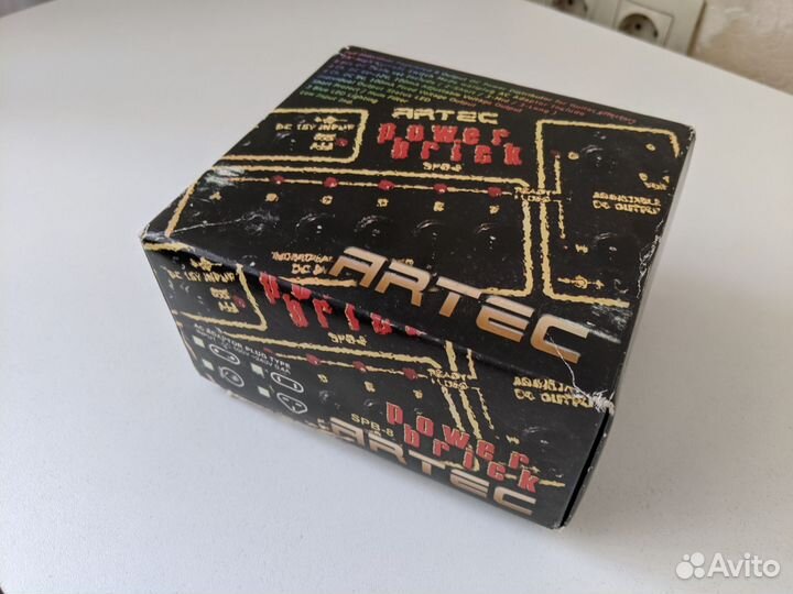 Блок питания для гитарных пелей