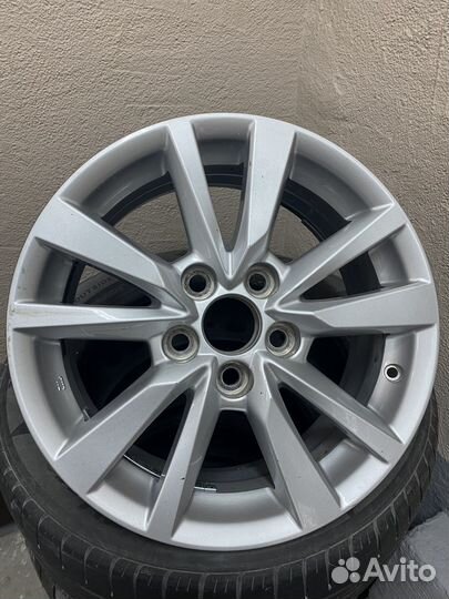 Литой диск r 16 Toyota (оригинал)