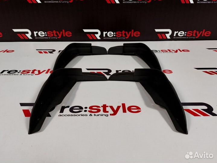 Брызговики Nissan Tiida 11 N983