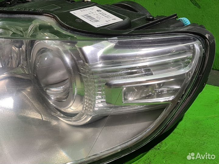Фара левая VW Touareg 2 2002-2010