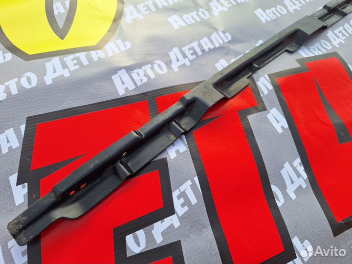 Кронштейн решетки радиатора Toyota LC150 Prado 17