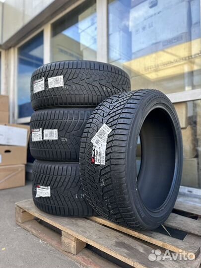 Yokohama BluEarth Winter V905 275/40 R21 и 315/35 R21 111W