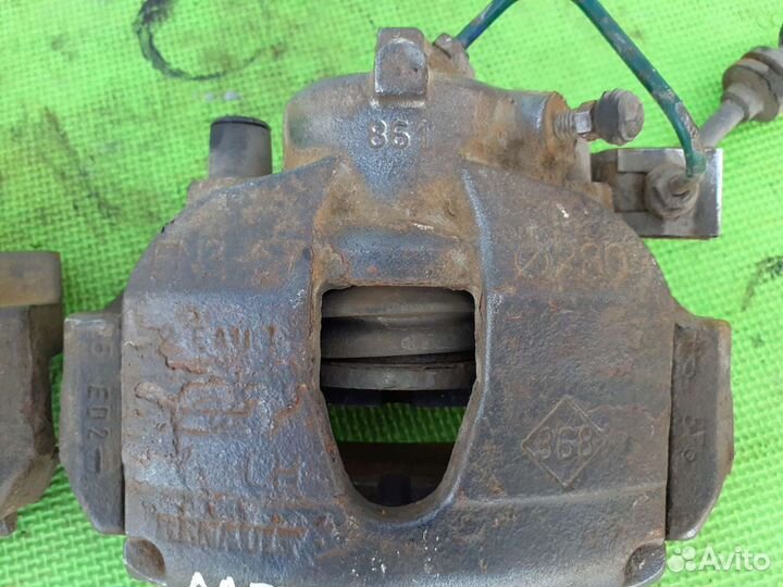 Суппорт тормозной передний Рено Лагуна 2