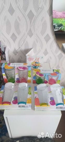 Стаканы бутылки чашки