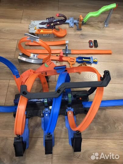 Трек Hot Wheels винтовое столкновение