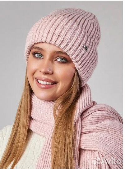 Комплект шапка и шарф. Новые